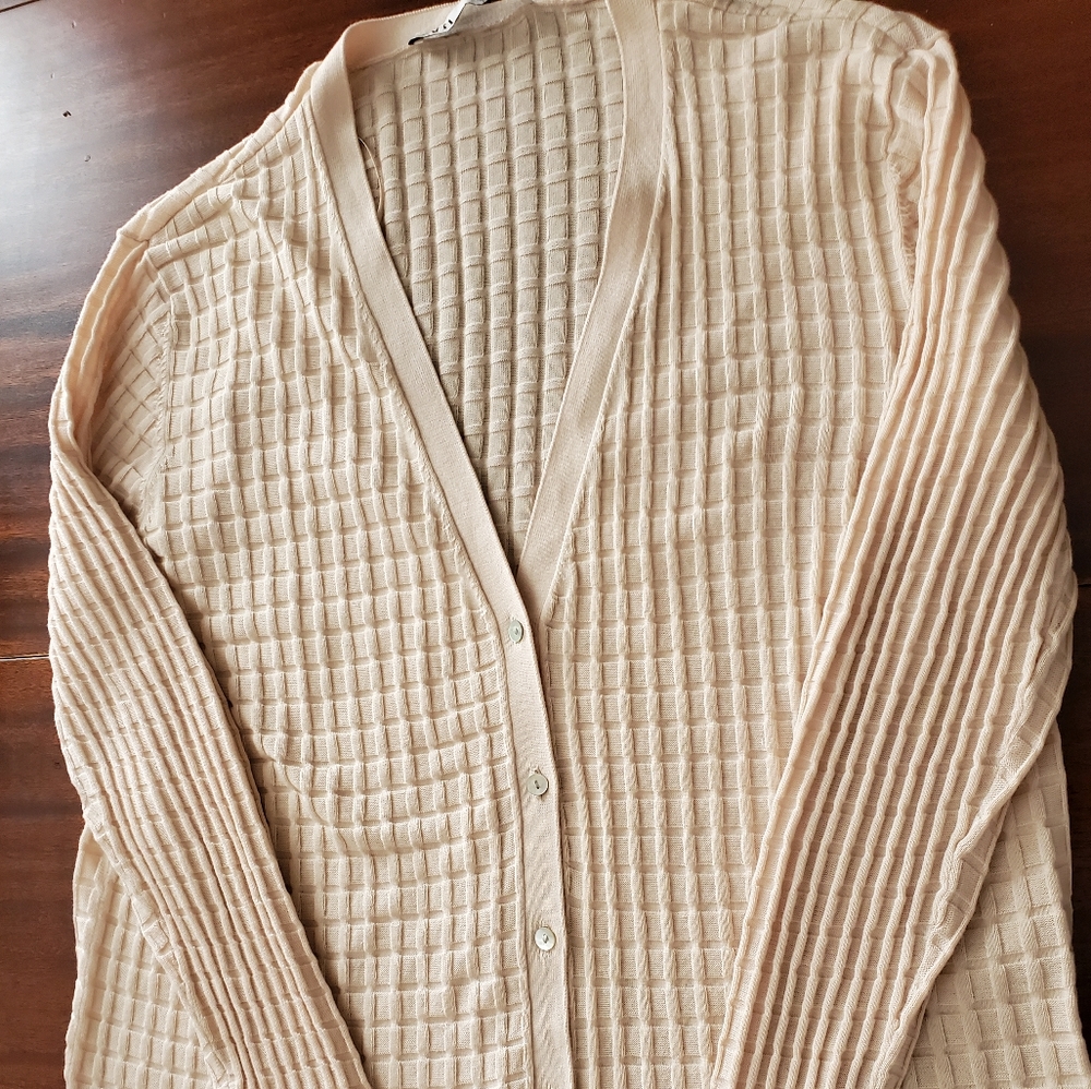 Soft, Light Cardigan - Picture 4 of 4